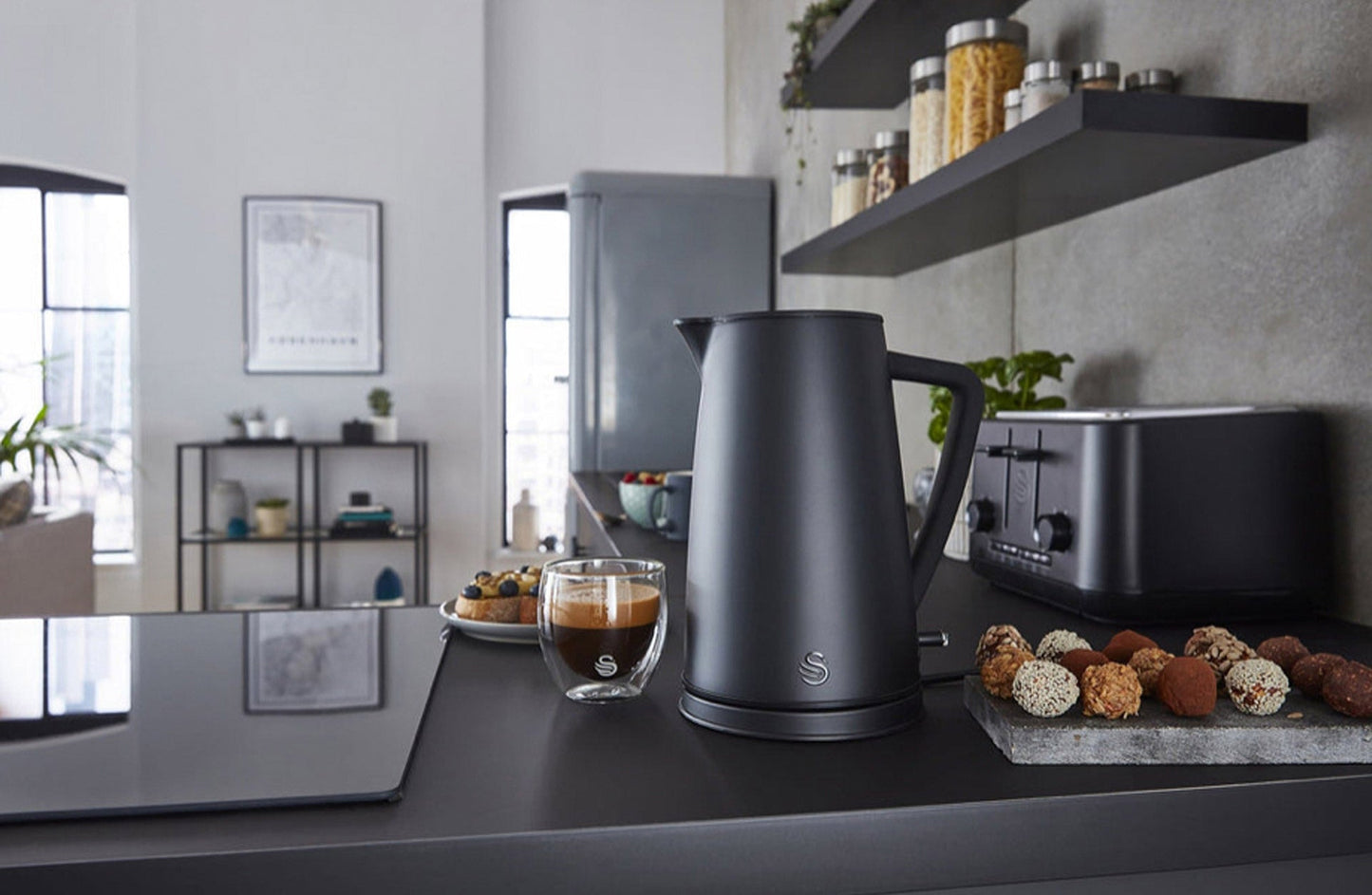 Swan Stealth 1,7 Litre Cordless Kettle Black SNK9G
